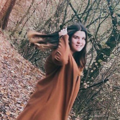 Tess • 17 • 🏳️🌈 • ENFP-T • addicted to books, coffee and chocolate