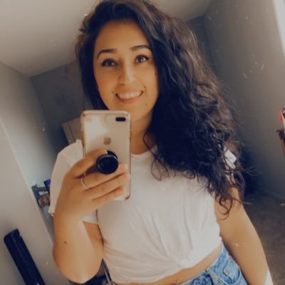 Leti_Rodriguez's profile picture. I build cool stuff and sort through data. Marketing Operations and Reporting with a hint of Demand Gen. Words are my own.