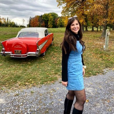 SaraaaBell's profile picture. I like dogs