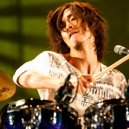 daigomanbot_'s profile picture. 【11/03/01、ご本人に公認して頂きました。】People In The Boxのドラマー、山口大吾さんのbotです。ご本人ではありませんのでご了承下さい。ツイッター、ブログからの発言を主に。呟いて欲しい言葉は随時募集中です。何かございましたらリプライ、DMをどうぞ。中の人は@___dp5です。