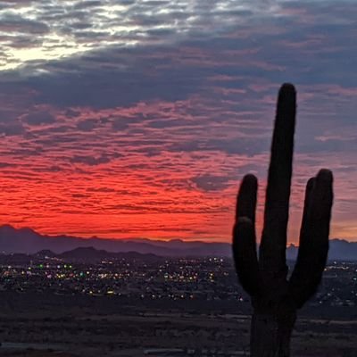 Retired PR director in MKE and CHI now living in Valley of the Sun. Play-by-play voice of '94 UW Rose Bowl Champs and AHL's MKE Admirals.