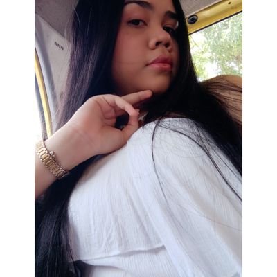 Hija del rey 💜
Ingeniera mecánica ⚙
Amante de la música romántica 😉