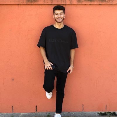 _DanielTap's profile picture. CPP ‘23 Communications, Multimedia Journalism student and a sports addict 🤓