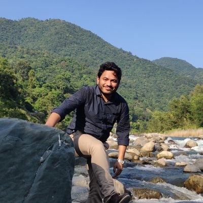 Servant of The Merciful.
Medical Doctor (Consultant Physician & Lifestyle Diseases) by profession, nature lover and fond of street foods.
