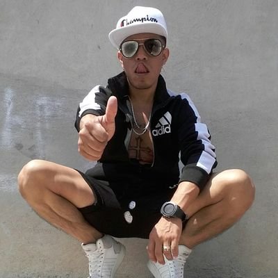 ESCUCHAR GEMIR A UN HOMBRE ES EL SONIDO MÁS RICO Y EXQUISITO QUE PUEDE EXISTIR.