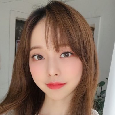 — pics account decidated to vivi from loona ♡