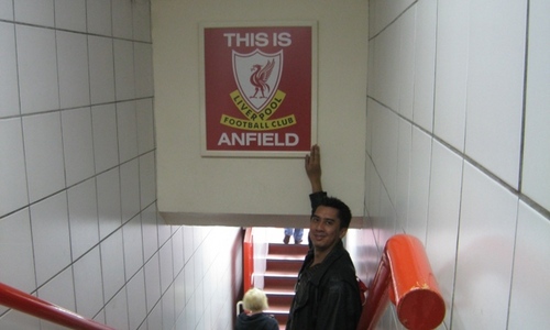Captain of the Enterprise who bleeds Liverpool Red and uses the Force. Wants to be a Q