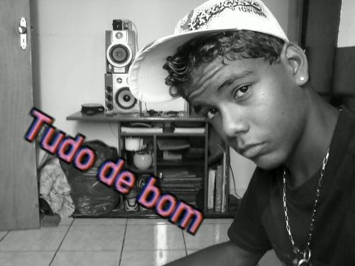 O Melhor Presente Deus Me deu,A Vida Me Ensinou A Lutar Pelo O que e Meu..... Valeu Galera!!