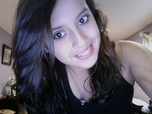 susie10158's profile picture. Live Laugh Love                                                 UNH 3