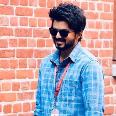 Elumalai784's profile picture. 