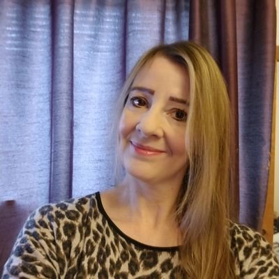 Littleteapig's profile picture. Mental Health Nurse, passionate about making a difference in dementia care, cockatiel owner, nature lover, fan of The Script