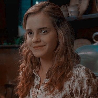 ❝ Pode se encontrar a felicidade mesmo nas horas mais sombrias, se a pessoa se lembrar de acender a luz. ❞