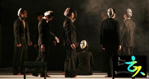 hyun_zone's profile picture. 박명규 연출가 〈햄릿〉〈미친심판〉 〈현존의 어항〉 〈마리의 거울〉〈현존SOS. 파편〉 〈캘리포니아〉 자신이 설정한 것으로 이루어 지고 그것으로 현존 하길......