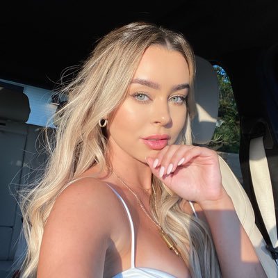 Insta: sierrafurtado🧡 Canadian in Cali🇨🇦