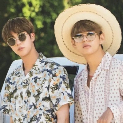 Taehyung @ jin: borahae
