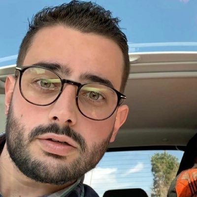 Je suis la personne qui habite à côté de l'entrée de la Bat-Cave !
MP pour plus d'informations.