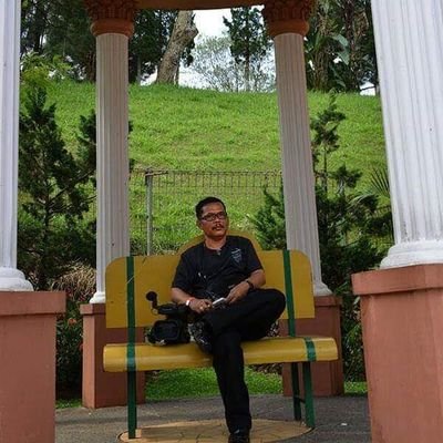 JunaidiAlambar1's profile picture. Partikelir