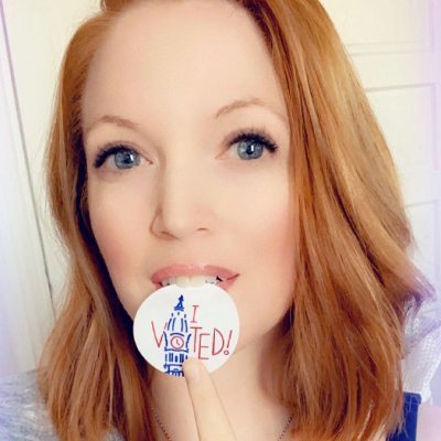 everly_lucas's profile picture. Writer and reader of Romance.💗 My little kitty falls down a lot, and my big kitty gives the best hugs! 🐱🤗 #BidenHarris2020