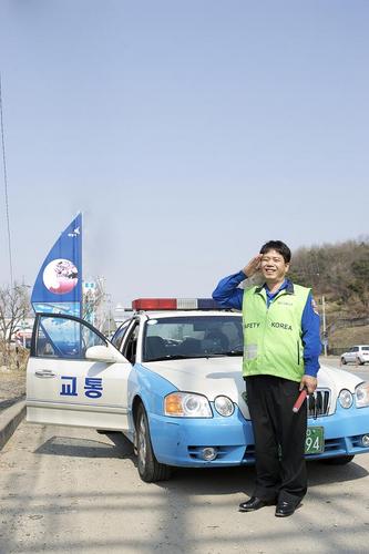 bbk21c's profile picture. 함께하는 모든이의 삶이 행복하기를...
모범운전자, 희망봉사단, 로드써포터, TX기사,공인중개사, DS2MXO...