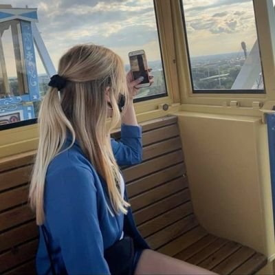 heyyitssvenja's profile picture. 