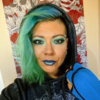 DarqueDreamer's profile picture. 💪🏼 Weight Loss: 110 lbs  l 📖 Not the Blogger I once was l 📷 IG: darquedreamer; fitnessmermaidadri l 🦄 Cali Girl/Punk Rocker