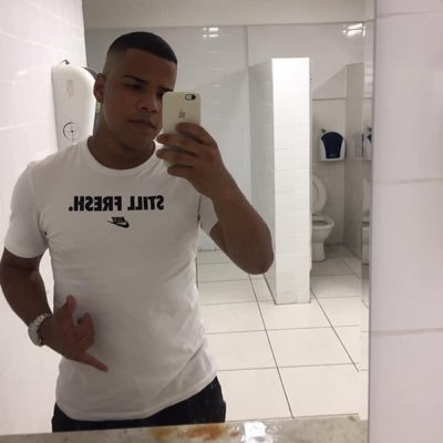 21 anos. cursando o quinto período da faculdade de direito. @flamengo.