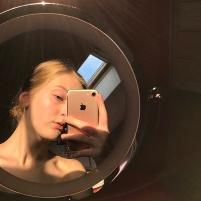 AStrnadlova's profile picture. Problemky Anetky