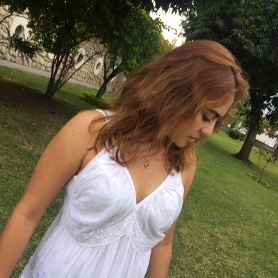 hermosatedigoqe's profile picture. Estoy pre-fabricada con un millón de logaritmos diferentes.