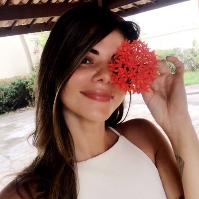 flaviaadesaale's profile picture. 