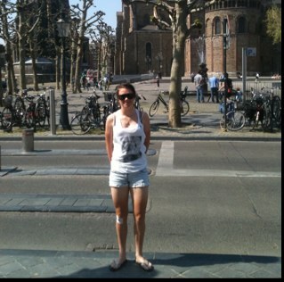 amycure's profile picture. 