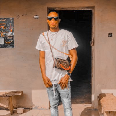 ClintonMakanaki's profile picture. I’m a cryptocurrency guy....I’m a honest man