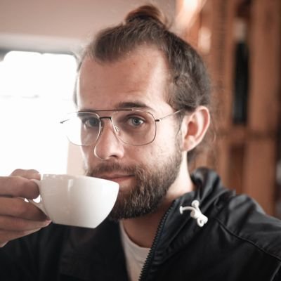 Kaffee. Wissen. Bullsht.

🎥 Coffeetainer 📍Heute hier, morgen dort.

Menschen durch #Coffee & Social Media verbinden.