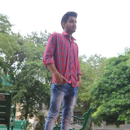 शायर ❣️ । पूर्व छात्रसंघ अध्यक्ष। राजनीति विशेषज्ञ।
आगमी लोकसभा सांसद गाजियाबाद ।