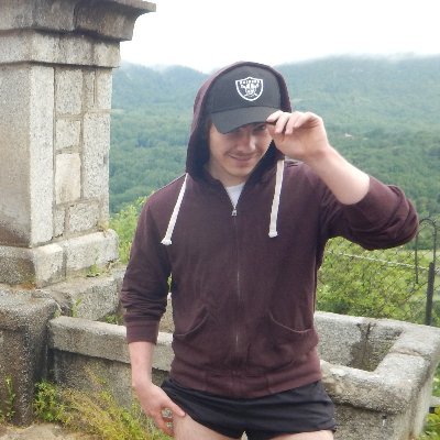 TrotsKyeuRV's profile picture. PhD Student ... mais pas le cerveau.