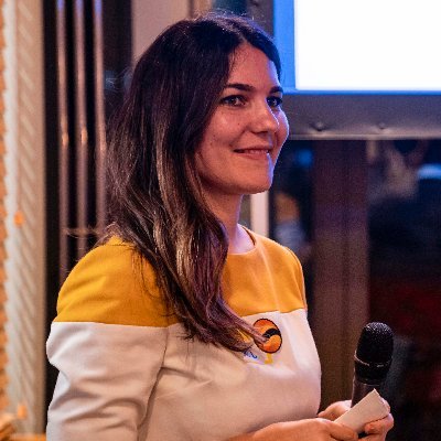 From California to Berlin 
⚽️ & @arsenalwfc fan, coach at https://t.co/JKUxC645Og
#productmarketing 
ex @solarisbank @sumup @mirohq // open for freelance work