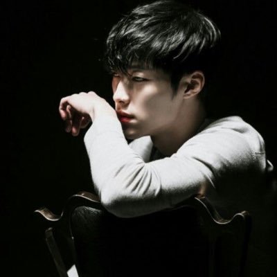 『ᴡᴇ’ʀᴇ ᴀʟʟ ᴊᴜsᴛ ᴀ ᴘɪᴇᴄᴇ ᴏꜰ sᴏ ᴍᴀɴʏ. ʀᴇᴘʟᴀᴄᴇᴀʙʟᴇ, ᴅɪsᴘᴏsᴀʙʟᴇ.』