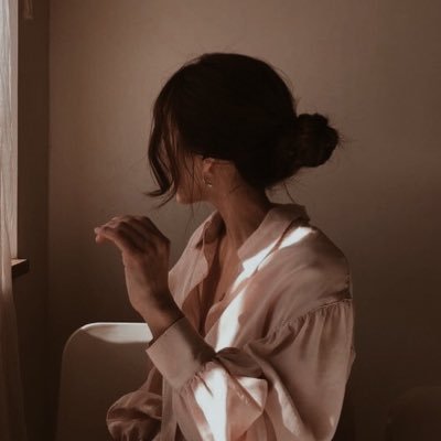 saturdaythread1's profile picture. 