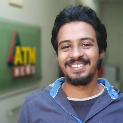 saadsafwat11's profile picture. A Happy Graphic Designer