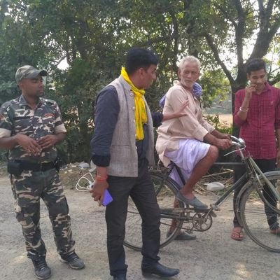 जिंदा है तो जिंदगी की जीत में यक़ीन कर,
गर कहीं है स्वर्ग तो उतार ला जमीं पर।