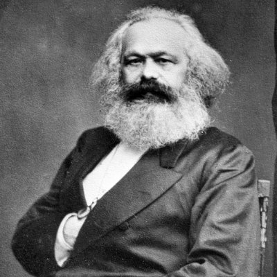 Cuenta oficial de Karl Marx.
De Boca y del PO-T.
Hay un fantasma dando vueltas y no es el de la B
_______
Sociología 5°4 - CNAI.