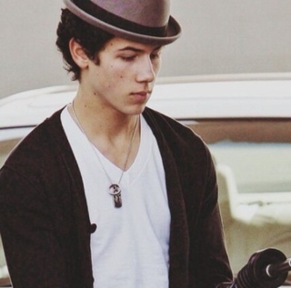 Bearolas's profile picture. -