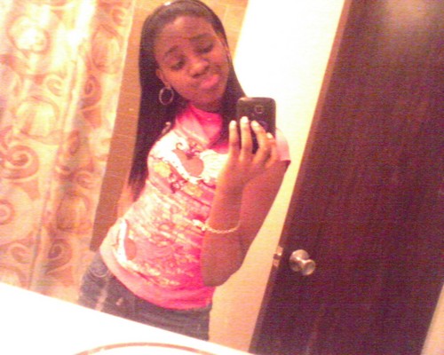 iim awsomeee...luv people♥....enjoys companyy with family ~n~ friends!!! hmu...ii ♥ being mehh!!!!