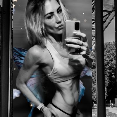Seguime y te Sigo🩷
Personal Trainer de IFBB
Fitness y Nutrición💟
☝️insta: laufit.rubita