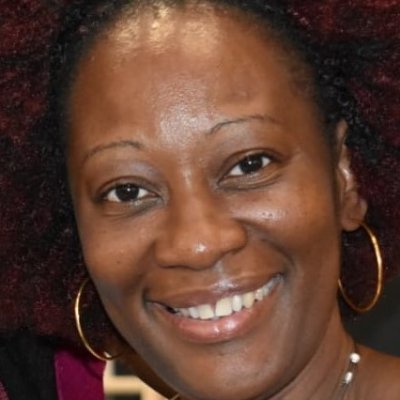DG associée et journaliste à Karib'Info et à L'Hebdo Antilles-Guyane. Auteure du Gwoka de A à Z et de la Voile traditionnelle de A à Z.