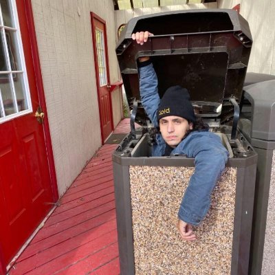 sensiblychuckle's profile picture. fun facts: 
I am an editor
I don't know how to use Twitter and I've had it for 10+ years
I am a walking Beach Boys encyclopedia
I have many VHSs 
he / they