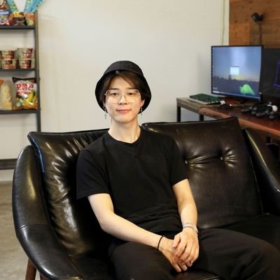 pandaitem11's profile picture. 