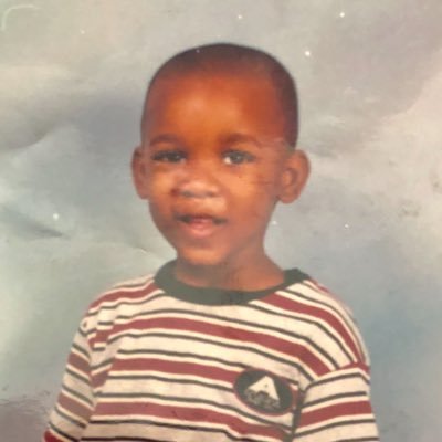 SeeMeSayHi94's profile picture. Find me in my room playing Daniel Caesar.