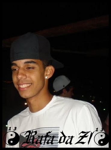 Não preciso de platina deus me deu brilho no olhar.
http://t.co/rnNH8foaHy