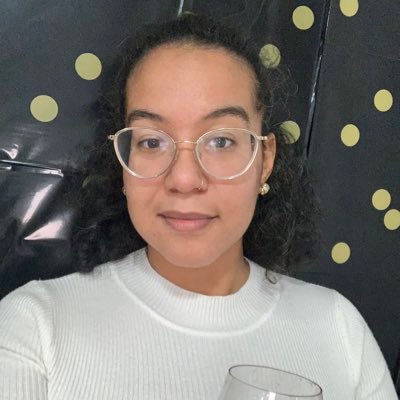 emRoxy's profile picture. Your favorite therapist | LCSW