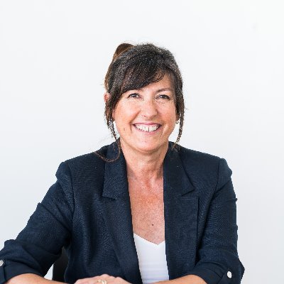 Socia/partner de ANDERSEN, Directora del Departamento laboral. Proactiva, positiva, comprometida, madre orgullosa y luchadora.